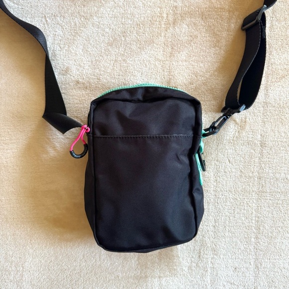 True Religion Black Belt Bag with Pink Logo - Picture 5 of 5